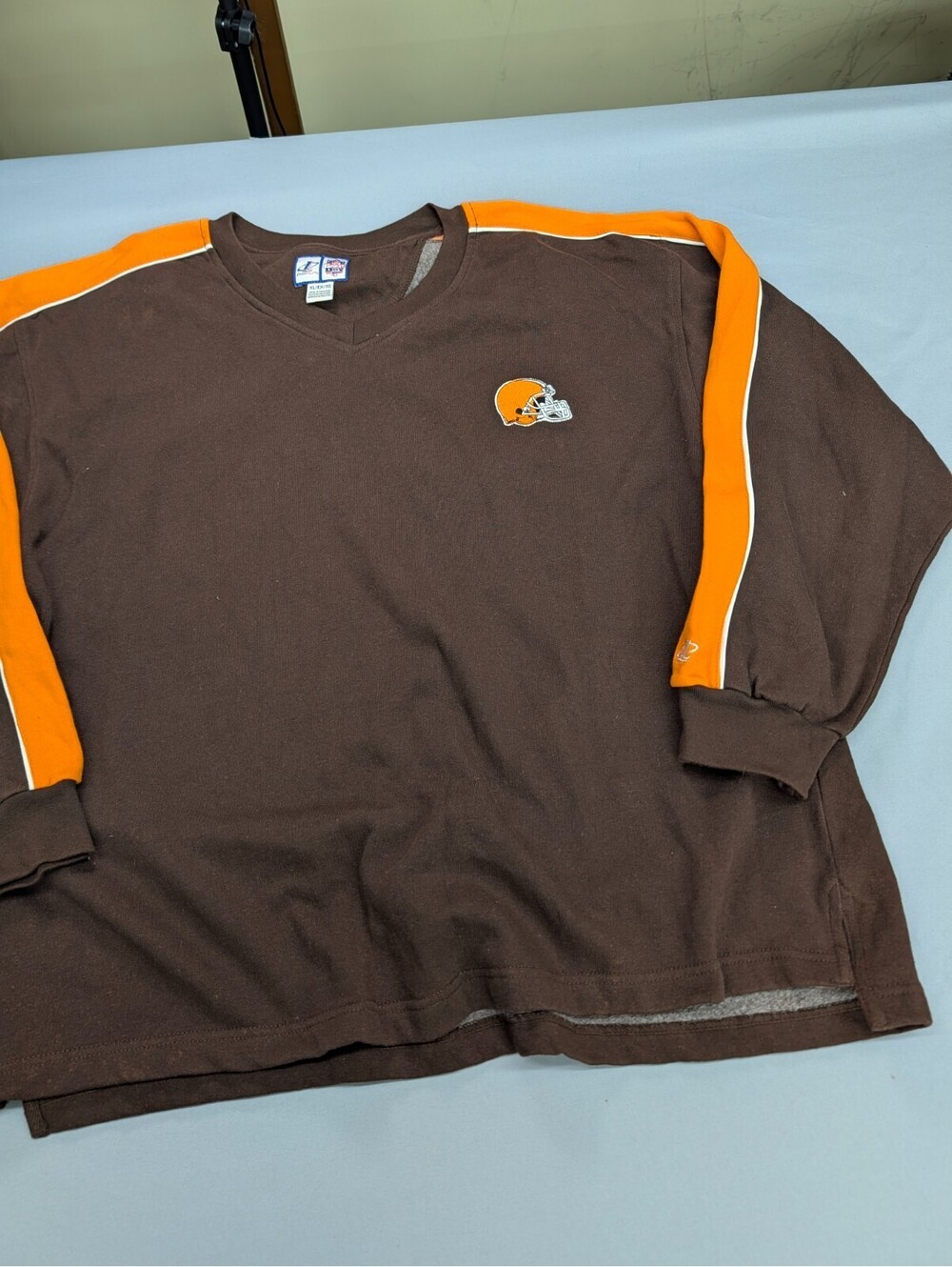 Cleveland Browns Logo Athletic Sweatshirt Mens XL V Neck